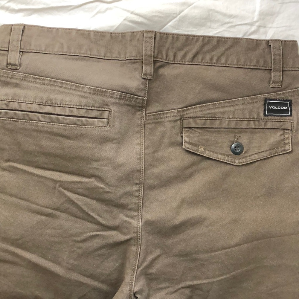 Volcom Shorts - Picture 3 of 4